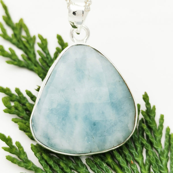 Simple hot sale aquamarine necklace