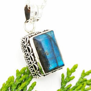 Gift For Her in Boho Labradorite Crystal Necklace