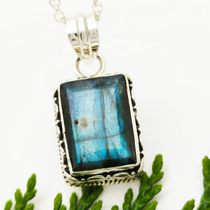 Gift For Her in Boho Labradorite Crystal Necklace