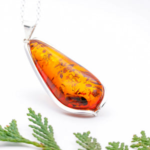 Natural Teardrop Amber Stone Simple Necklace